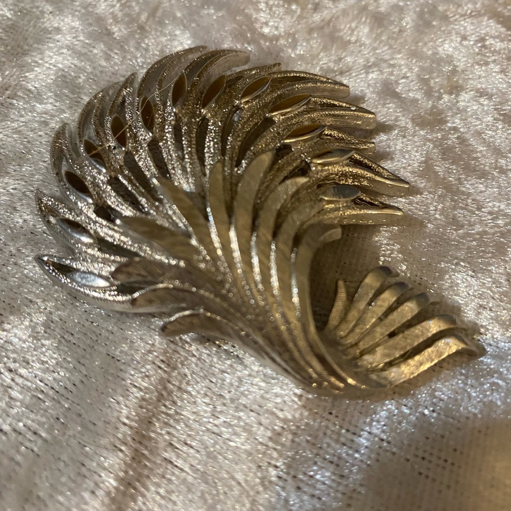 Monet Gold Leaf Brooch